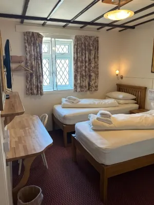 Oakwood Bed and Breakfast Heathrow Rooms Photos