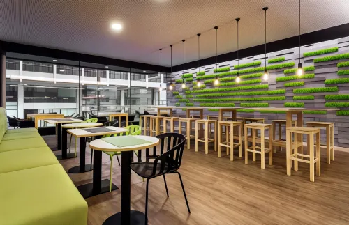 Neat Hotel Avenida Restauration Photos