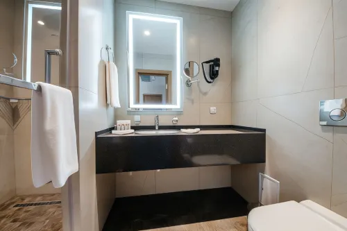 Ramada by Wyndham Astana Zimmer Photos