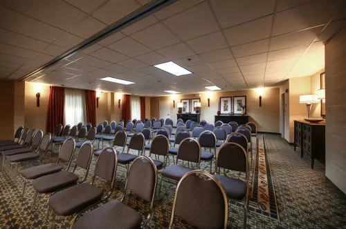Holiday Inn Express & Suites Atlanta-Emory University Area Business Facilities Photos