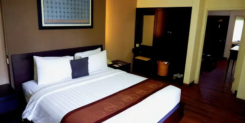 The Royale Krakatau Hotel Kamar Photos