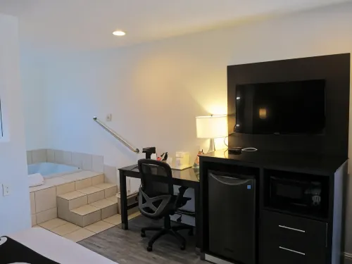SureStay Hotel by Best Western Seaside Monterey Rooms Photos
