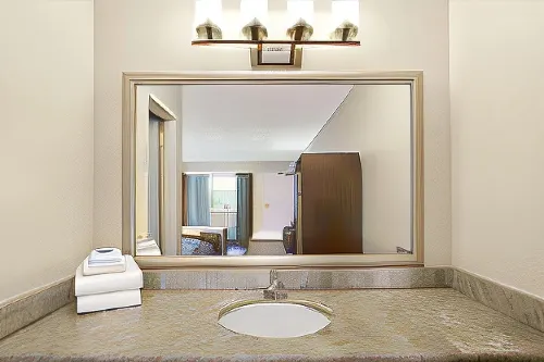 Super 8 by Wyndham Orlando International Drive Photos