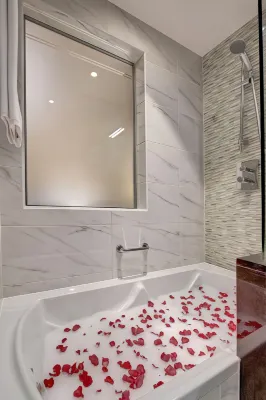 Metropolitan Hotel Dubai Camere Photos