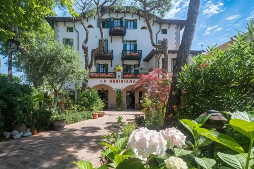 Hotel la Meridiana Exterior Photos