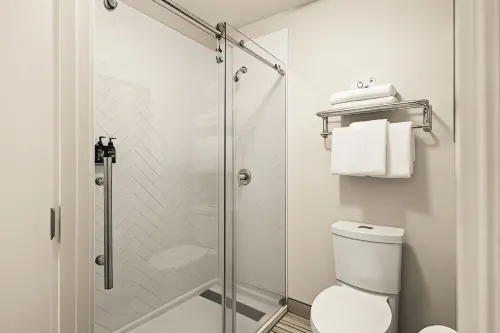 Oxford Suites Redding Rooms Photos