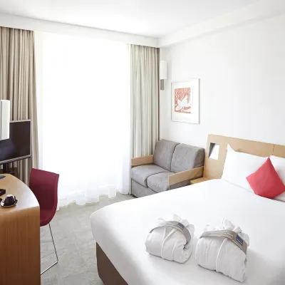 Holiday Inn Express & Suites Aurora - Naperville Photos