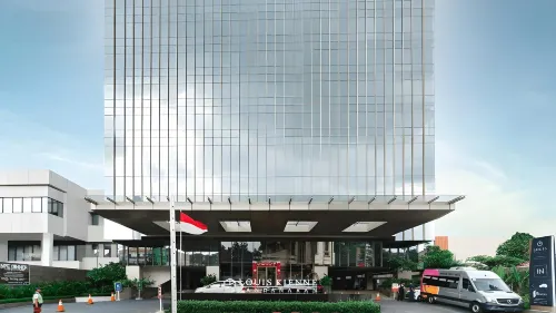 Louis Kienne Hotel Pandanaran Exterior Photos