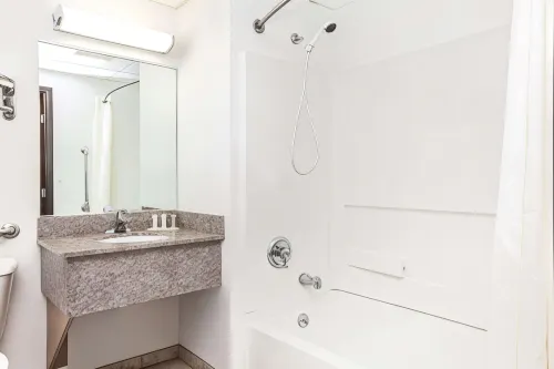 Super 8 by Wyndham Mahwah Rooms Photos