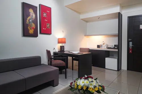 Solo Paragon Hotel & Residence Photos