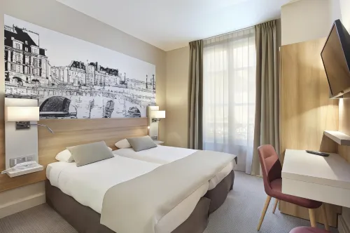 Hotel Lautrec Opera Featured Photos