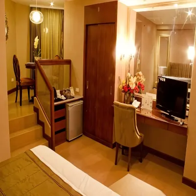 Royal Garden Hotel Rooms Photos
