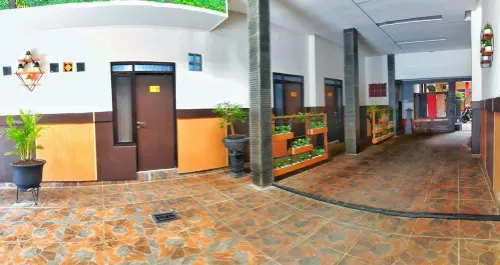 Wisma GM Area Publik Photos
