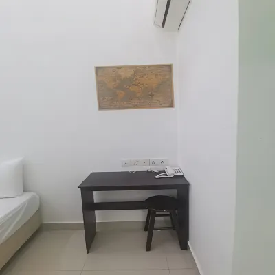 YY48 Hotel 2 Mins Walk from Masjid Jamek LRT Station Rooms Photos