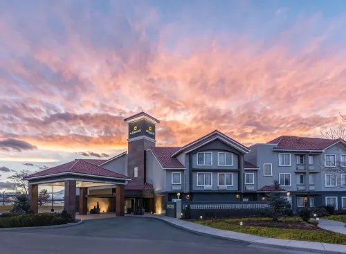 La Quinta Inn & Suites by Wyndham Denver Tech Center Exterior Photos