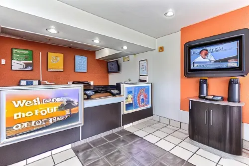Motel 6 Salinas, CA - North Monterey Area Espaces publics Photos