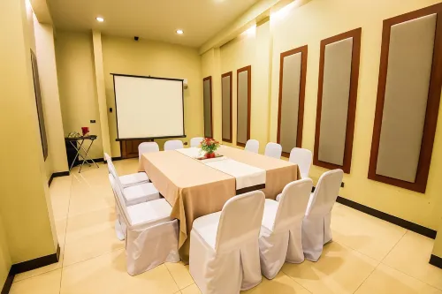 Ariana Hotel Business Photos