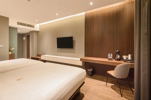 Ashley Tanah Abang Kamar Photos