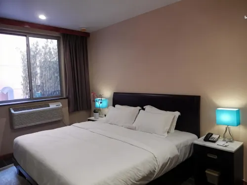 Quality Inn Near Sunset Park Photos