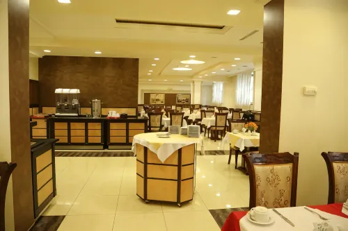 Royal Plaza by Stellar Hotels, Yerevan Makanan Photos
