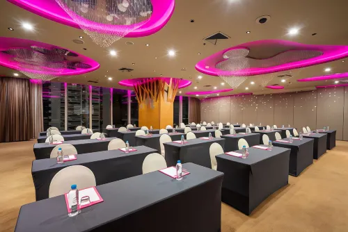 Vela Dhi Glow Pratunam Business Facilities Photos