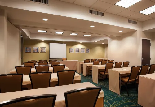 SpringHill Suites Phoenix Tempe/Airport Business Photos