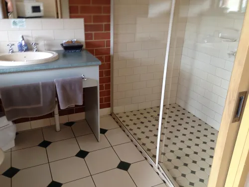 Rose Garden Motel Rooms Photos