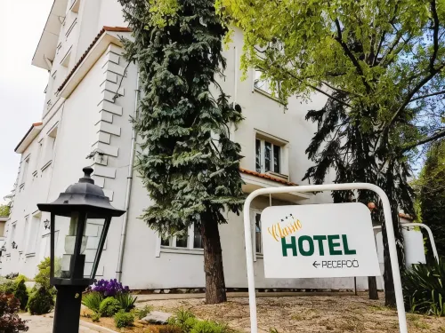 Classic Hotel Exterior Photos