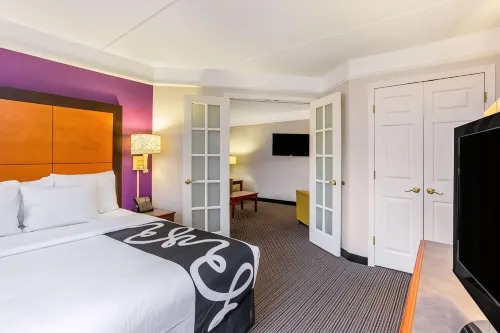 La Quinta Inn & Suites by Wyndham Raleigh Durham Airport Photos
