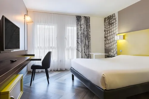 ibis Styles Nice Vieux Port Photos