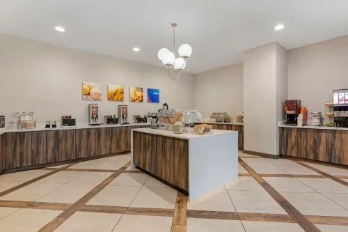 Comfort Inn & Suites Miami International Airport Dining Photos