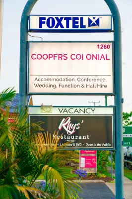 Coopers Colonial Motel Circondario Photos