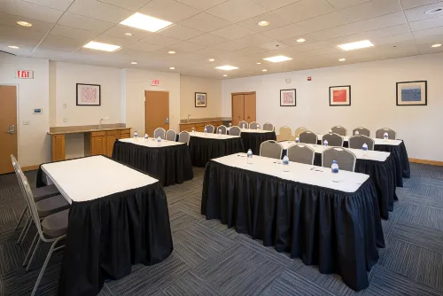 Holiday Inn Express & Suites Detroit - Utica Geschäftseinrichtungen Photos