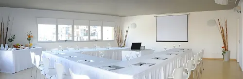 Dazzler by Wyndham Buenos Aires Maipú Business Facilities Photos