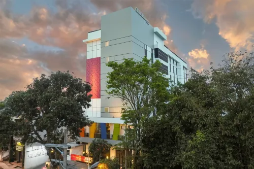 Amaris Hotel Sriwedari Solo Esterni Photos