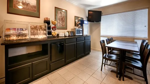 Best Western Capital City Inn Dining Photos
