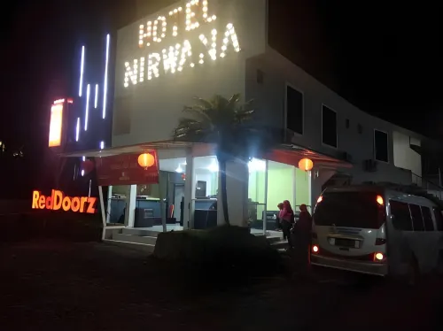Hotel Nirwana Batu Ngoại thất Photos