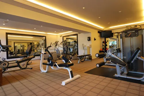 Beverly Hills Plaza Hotel & Spa Leisure & Recreation Photos