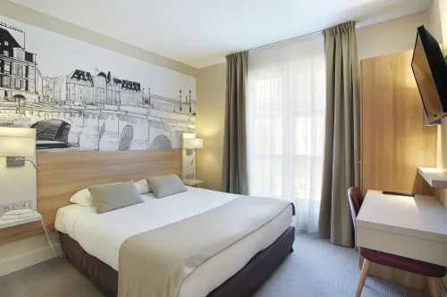 Hotel Lautrec Opera Featured Photos