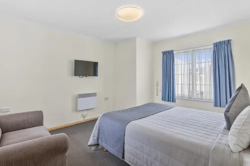 Martin Cash Motel Rooms Photos