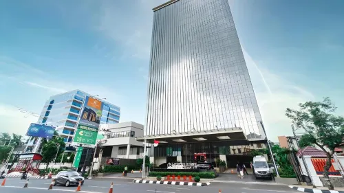 Louis Kienne Hotel Pandanaran Exterior Photos