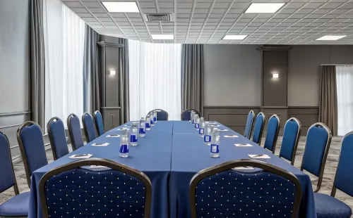 Le Nouvel Hotel Business Facilities Photos