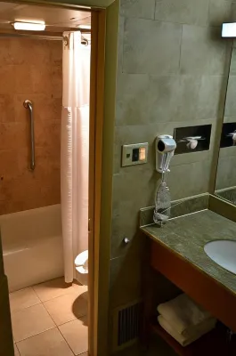 Ramada by Wyndham State College Hotel & Conference Center Chambres Photos
