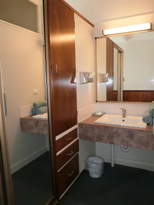 Village Family Motor Inn Huoneet Photos