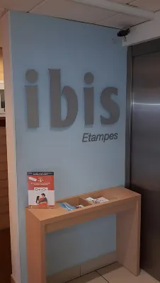 Hôtel ibis Etampes Espaces publics Photos