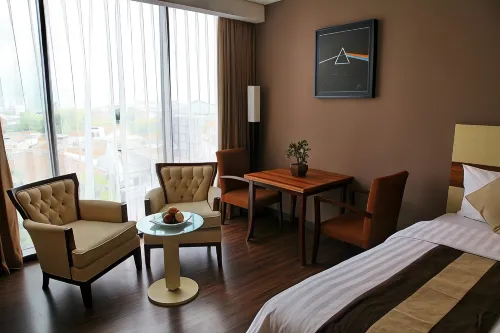 Hotel California Bandung Zimmer Photos