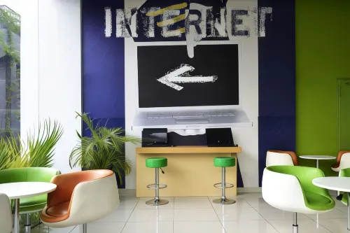 Ibis Budget Semarang Tendean Business Photos