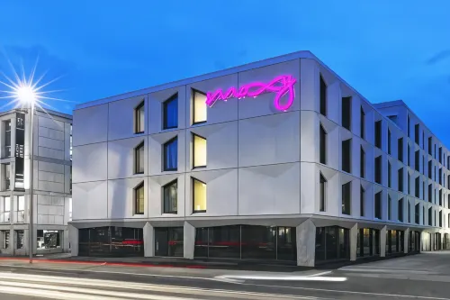 Moxy Lausanne City Extérieur Photos