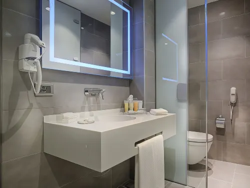 Tav Airport Hotel Izmir Phòng Photos