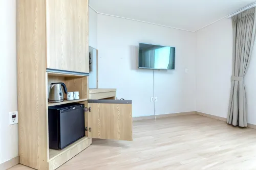 Jungmoon City Hotel & J-Hill Hotel Rooms Photos